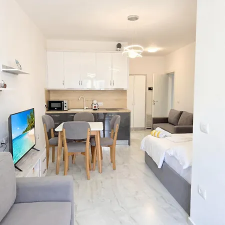 Appartement Sea View With Balcony In Durres 109 *