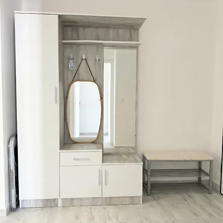 Sea View With Balcony In Durres 109 Appartement *